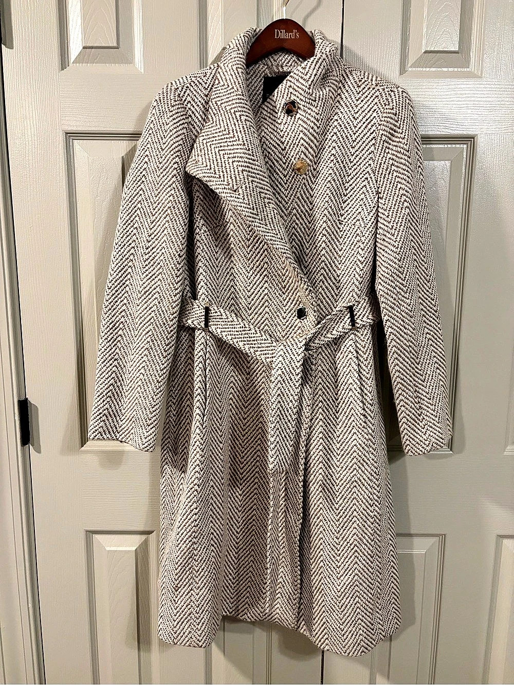 Ivanka Trump Houndstooth Belted Coat in Cream & Brown Size 8 Like New